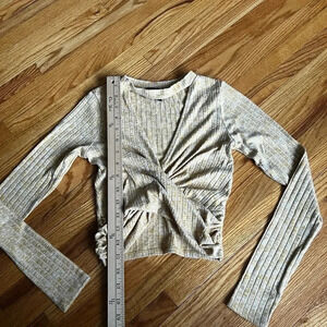 Cute yellow cropped top